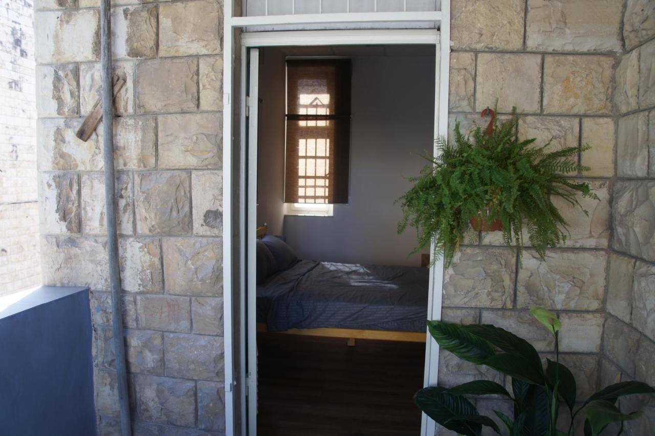 City Hall Hostel حيفا المظهر الخارجي الصورة